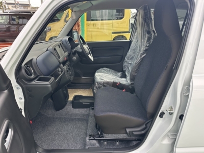 アルト(スズキ)届出済未使用車 前席内装