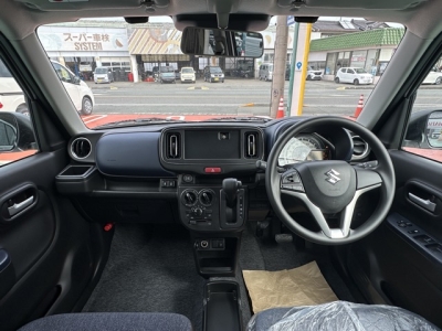 アルト(スズキ)届出済未使用車 後席から見た前席