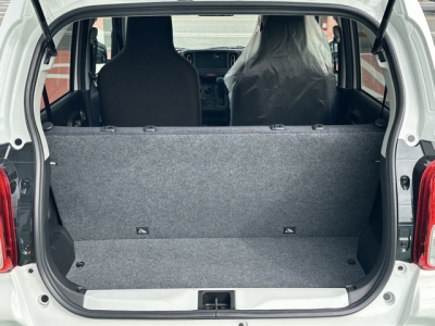 アルト(スズキ)届出済未使用車 内外装写真他１