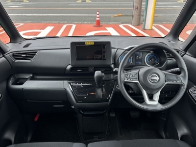 ルークス(ニッサン)レンタＵＰ 後席から見た前席