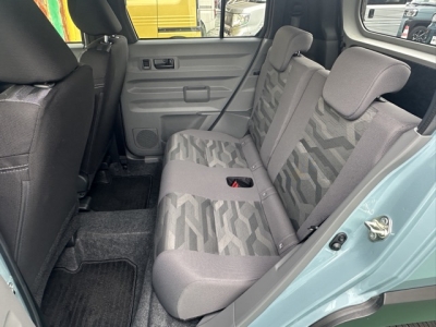 タフト(ダイハツ)届出済未使用車 後席内装