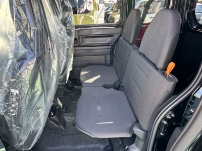 N-VAN(ホンダ)届出済未使用車 後席から見た前席
