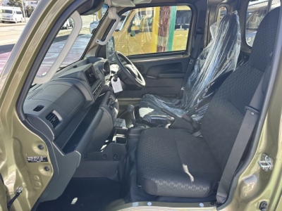 ハイゼットトラック(ダイハツ)届出済未使用車 前席内装
