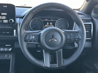 トライトン(三菱)中古車 内外装写真他