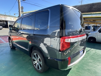 デリカD:5 4WD(三菱)レンタＵＰ 後方