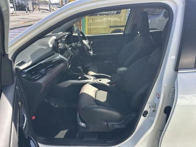 フロンクス(スズキ)中古車 前席内装