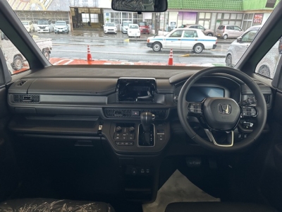 ステップワゴン(ホンダ)登録済未使用車 後席から見た前席