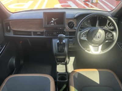 N-ONE(ホンダ)中古車 後席から見た前席
