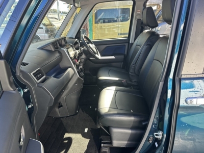 タンク(トヨタ)中古車 前席内装