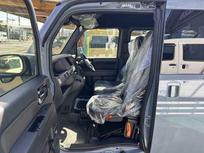 N-VAN(ホンダ)届出済未使用車 前席内装