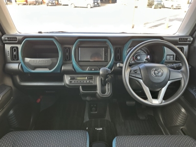 ハスラーのOEM(スズキ)中古車 後席から見た前席