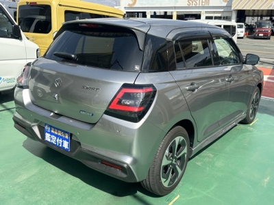 新型スイフト(スズキ)中古車 内外装写真他２