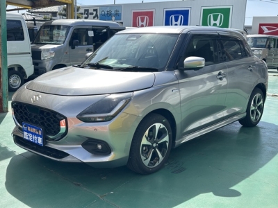 新型スイフト(スズキ)中古車 前方