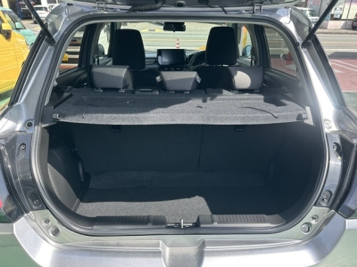 新型スイフト(スズキ)中古車 内外装写真他