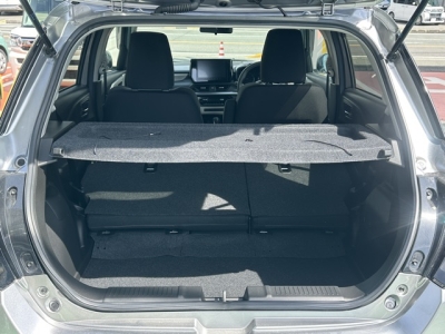 新型スイフト(スズキ)中古車 内外装写真他１