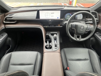 クラウンクロスオーバー(トヨタ)中古車 内外装写真
