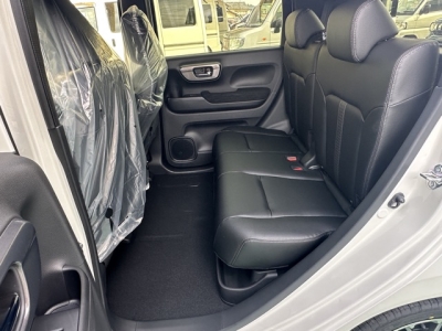 N-WGN(ホンダ)届出済未使用車 後席内装