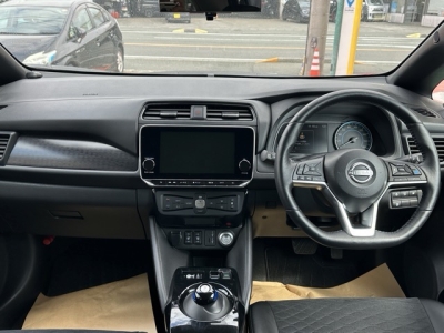 リーフ(ニッサン)中古車 内外装写真