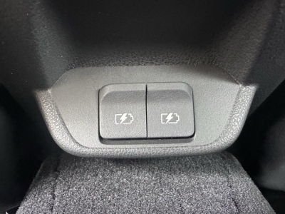 リーフ(ニッサン)中古車 後席から見た前席