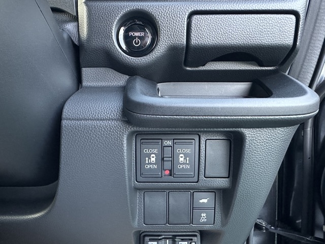 ステップワゴン(ホンダ)登録済未使用車 11