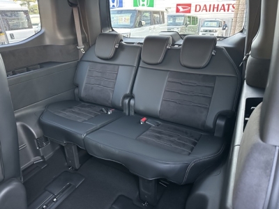 ステップワゴン(ホンダ)登録済未使用車 後席から見た前席