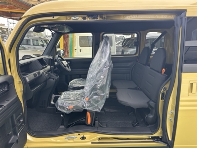 N-VAN(ホンダ)届出済未使用車 後席内装