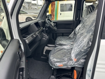 N-VAN(ホンダ)届出済未使用車 前席内装