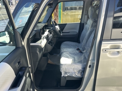 ルークス(ニッサン)届出済未使用車 前席内装