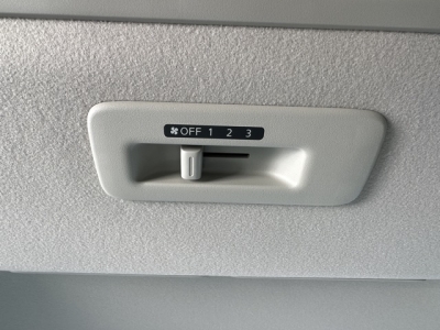 ルークス(ニッサン)届出済未使用車 内外装写真