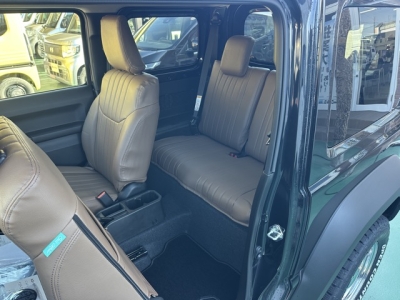 ジムニーシエラ(スズキ)登録済未使用車 後席内装