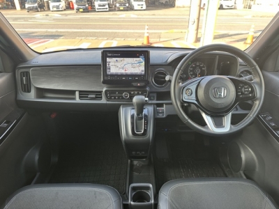 N-ONE(ホンダ)中古車 後席から見た前席
