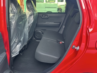 N-ONE(ホンダ)届出済未使用車 後席内装