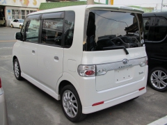 タントカスタム(ダイハツ)中古車 後方