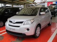 イスト(トヨタ)中古車 前方