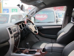 ハイラックスサーフ(トヨタ)中古車 前席内装