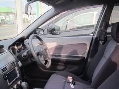 ウィングロード(ニッサン)中古車 前席内装