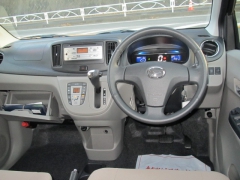 ミライース(ダイハツ)ディラー試乗車 前席内装