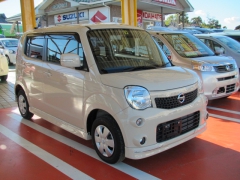 モコ(ニッサン)ディラー試乗車 全体