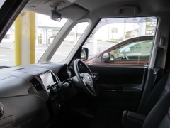 パレットSW(スズキ)ディラー試乗車 前席内装