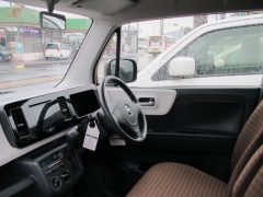 モコ(ニッサン)ディラー試乗車 前席内装