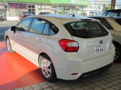 インプレッサスポーツ(スバル)中古車 後方
