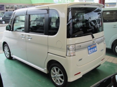 タントカスタム(ダイハツ)中古車 後方