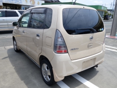 モコ(ニッサン)中古車 後方