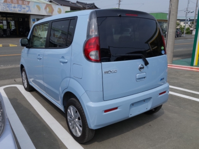 モコ(ニッサン)ディーラー試乗車 後方