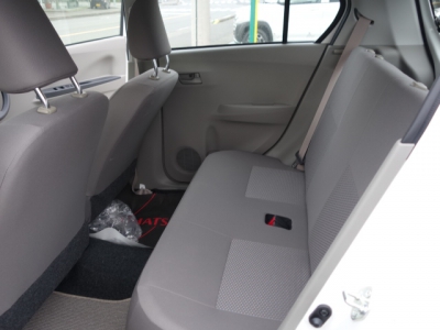 ミライース(ダイハツ)中古車 後席内装