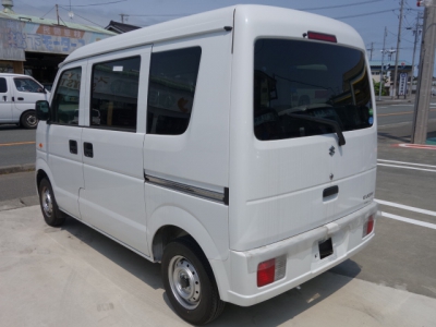 エブリィバン(スズキ)ディーラー試乗車 後方