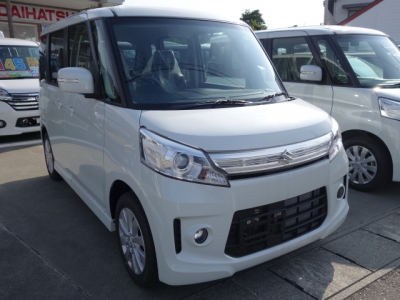 スペーシアカスタム(スズキ)未使用車 全体