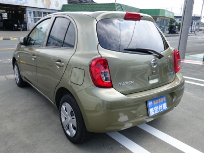 マーチ(ニッサン)ディーラー試乗車 後方