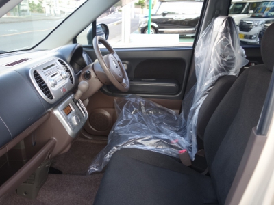 ＭＲワゴンWit(スズキ)中古車 前席内装