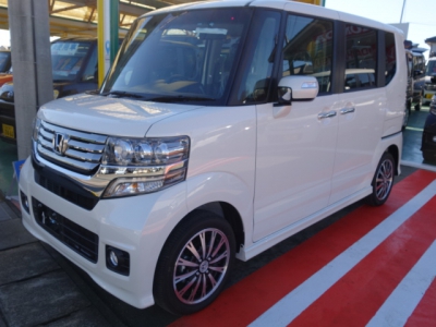 N-BOX　カスタム(ホンダ)未使用車 前方